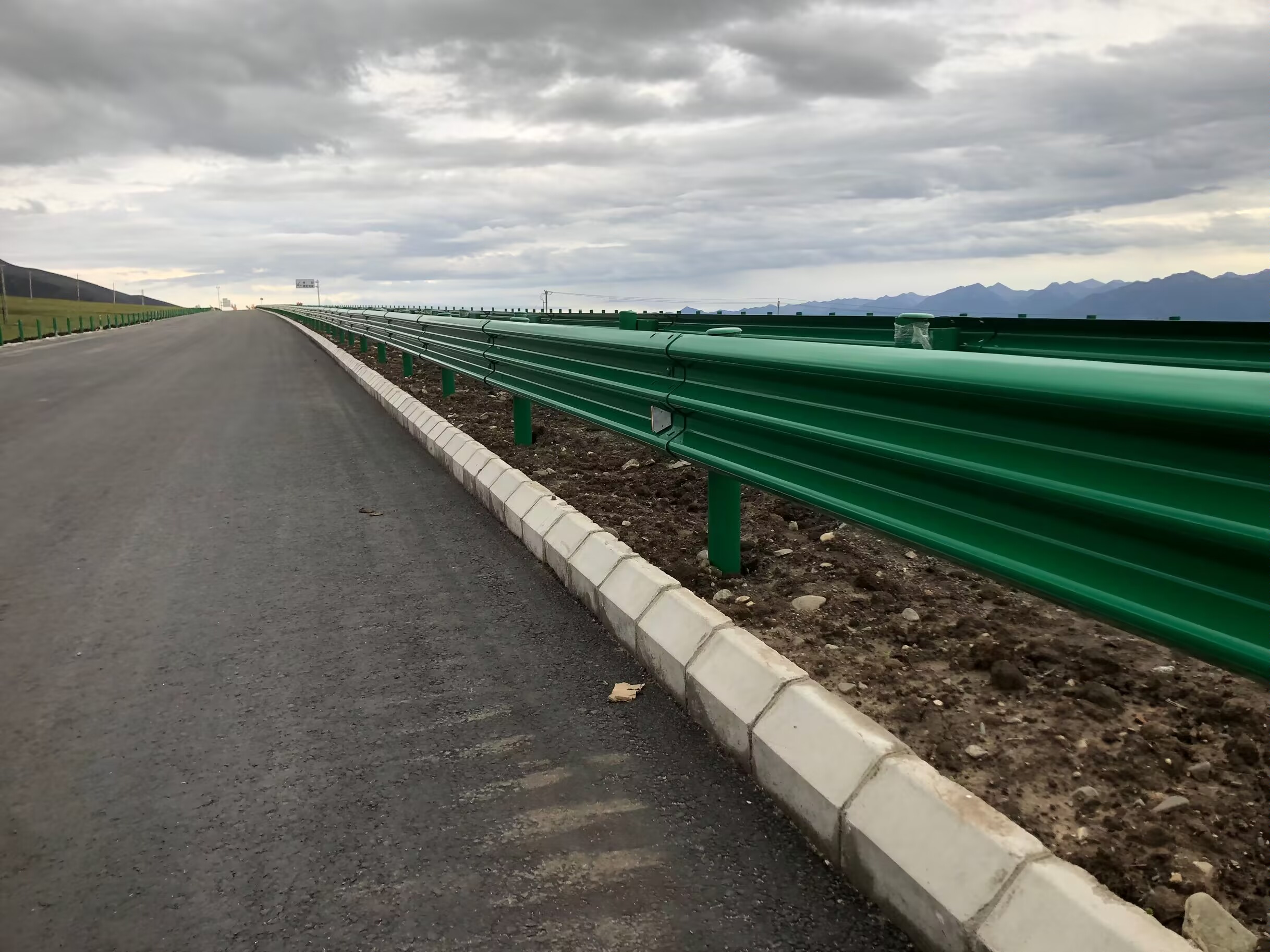武侯区乡村公路波形护栏波形护栏板 - 推荐